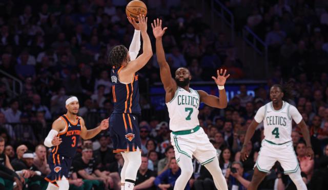 尼克斯距东决仅一步之遥 25年轮回见证麦迪逊沸腾